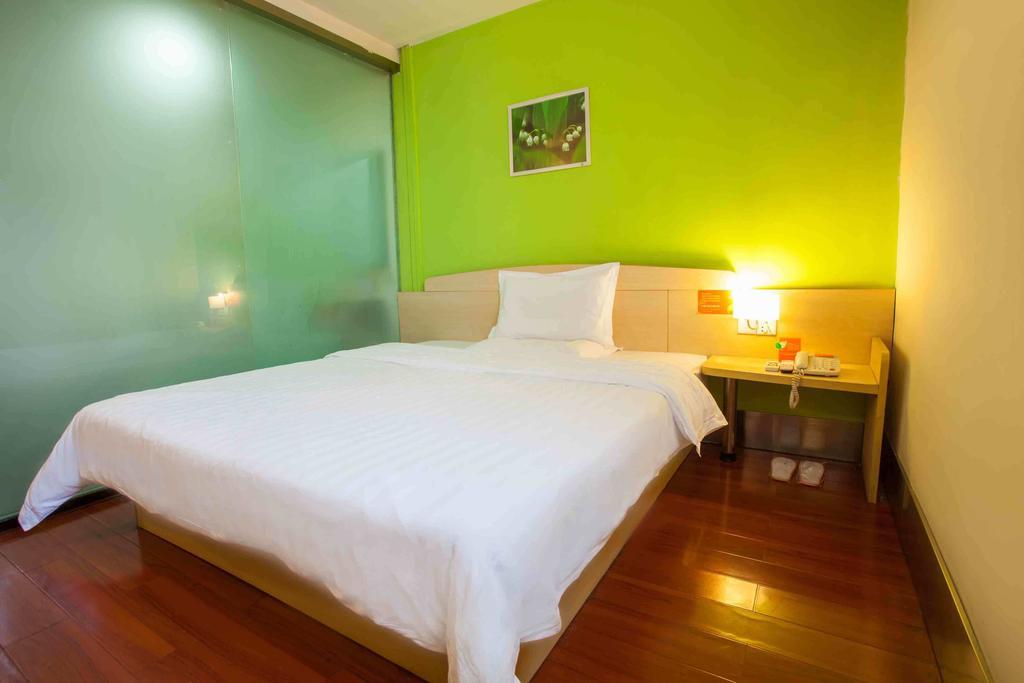 7Days Inn Guangzhou South Railway Station Nan Pu Metro Station 객실 사진